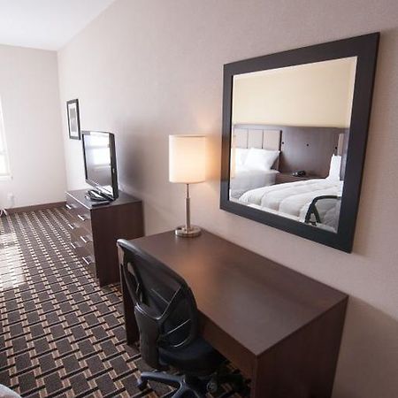 Western Star Inn & Suites Stoughton Rom bilde